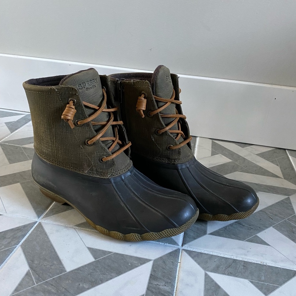 Sperry women’s duck boots